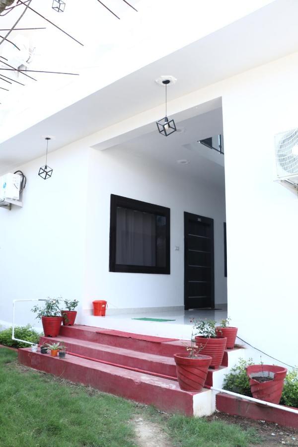Hostel Madpackers Khajurāho Exterior foto